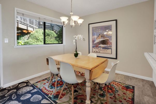 Chandelier, Dining room, Interior