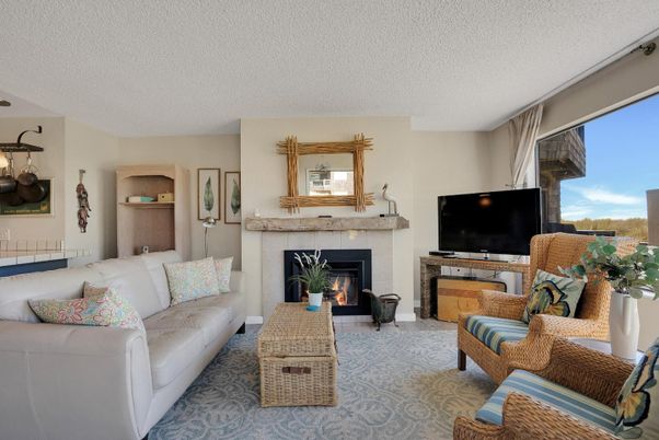 Fireplace, Interior, Living room