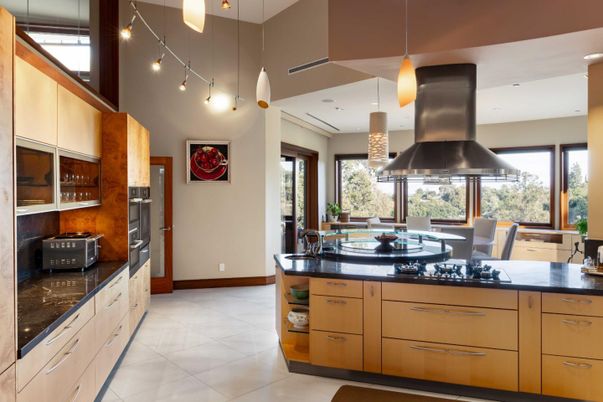 Dining room, Interior, Kitchen, Pendant Lights, Stainless Steel Appliances
