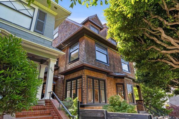 Exterior, Facade, American Foursquare