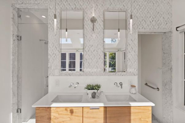 Bathroom, Dual Sink Vanities, Interior