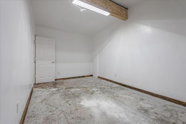 Empty room, Interior, Wooden Beams