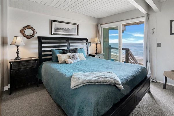 Bedroom, Interior, Water