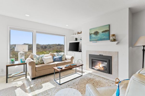 Fireplace, Interior, Living room, Recessed Lighting