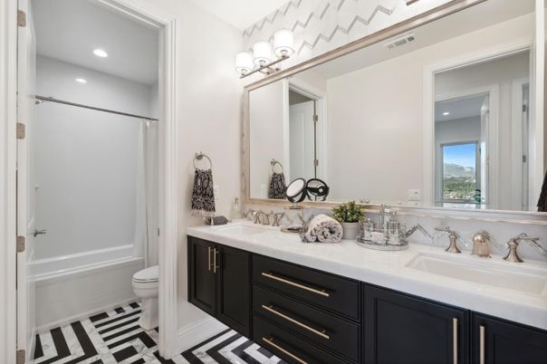 Bathroom, Dual Sink Vanities, Interior, Recessed Lighting