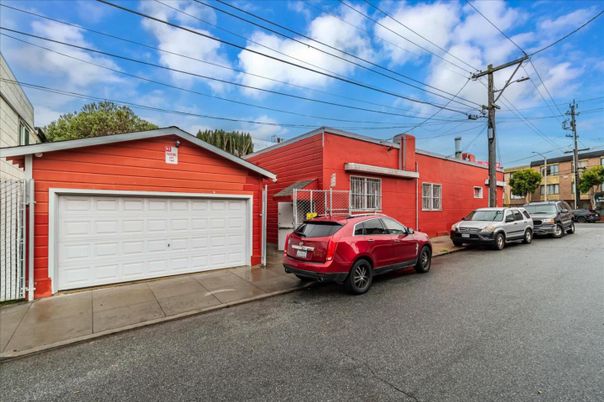 Detached Garage, Exterior