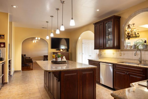Dining room, Interior, Kitchen, Pendant Lights, Recessed Lighting, Stainless Steel Appliances