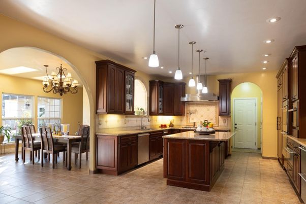 Chandelier, Dining room, Interior, Kitchen, Pendant Lights, Recessed Lighting, Stainless Steel Appliances