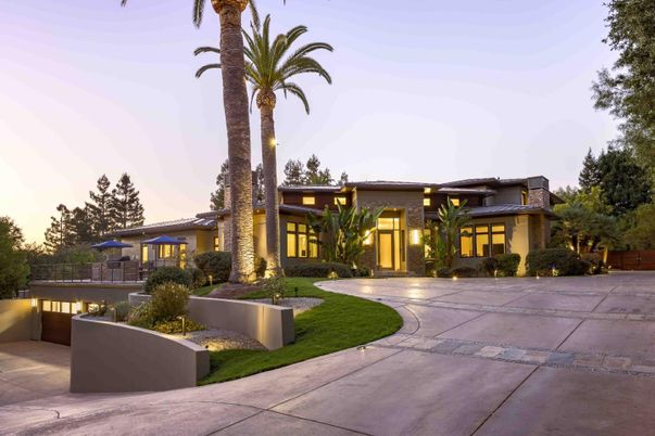 Backyard, Exterior, Facade, Modern