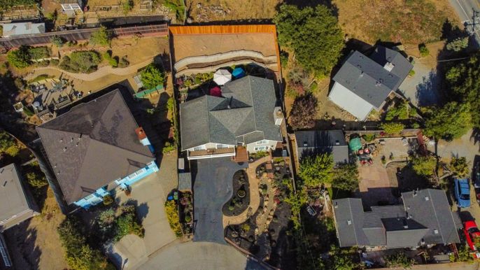 Exterior, Drone