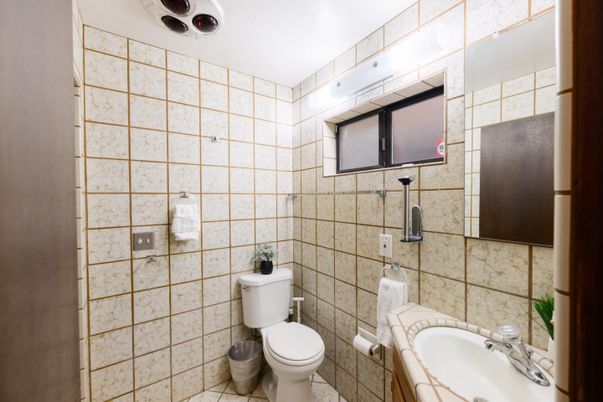 Bathroom, Interior, Tile Countertops