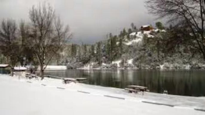 Exterior, Lake