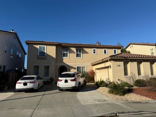 Attached, Exterior, Facade, Mediterranean