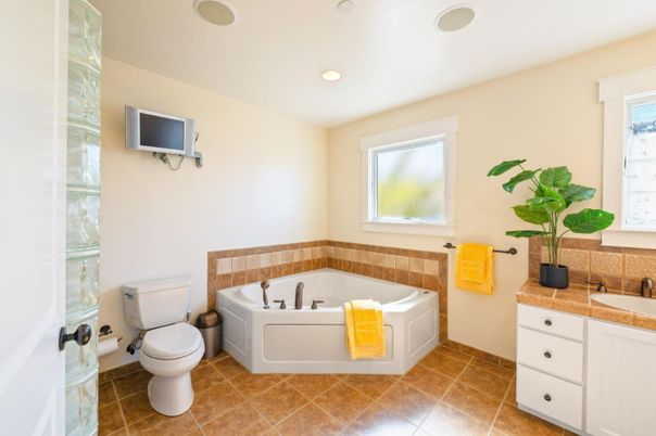 Bathroom, Interior, Recessed Lighting, Tile Countertops