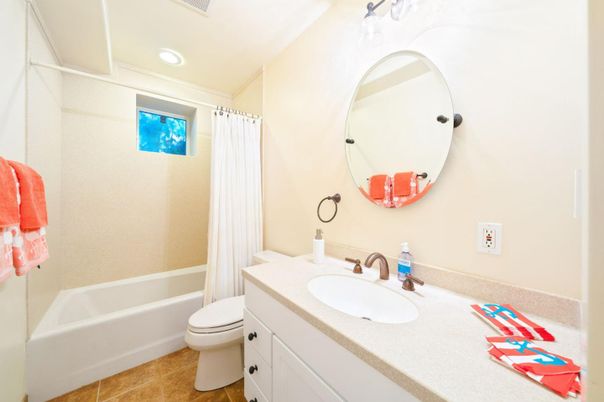 Bathroom, Interior, Recessed Lighting