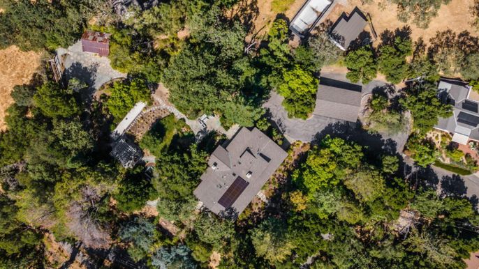 Exterior, Drone