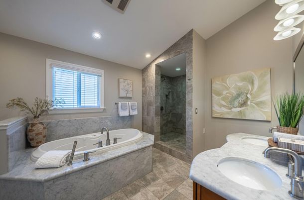 Bathroom, Dual Sink Vanities, Interior, Recessed Lighting
