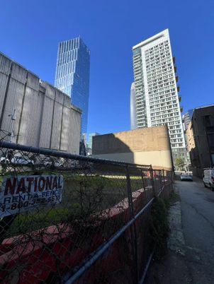 Exterior, Facade, Highrise
