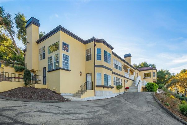 Attached, Exterior, Facade, Modern