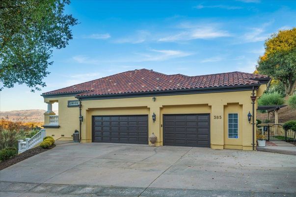Attached, Exterior, Facade, Mediterranean