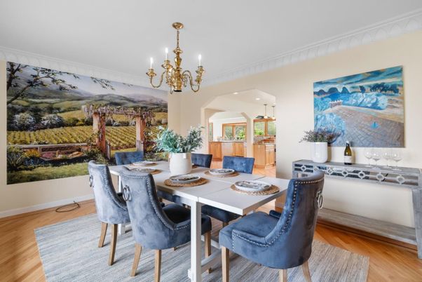 Chandelier, Dining room, Interior, Recessed Lighting, Wood Texture Flooring