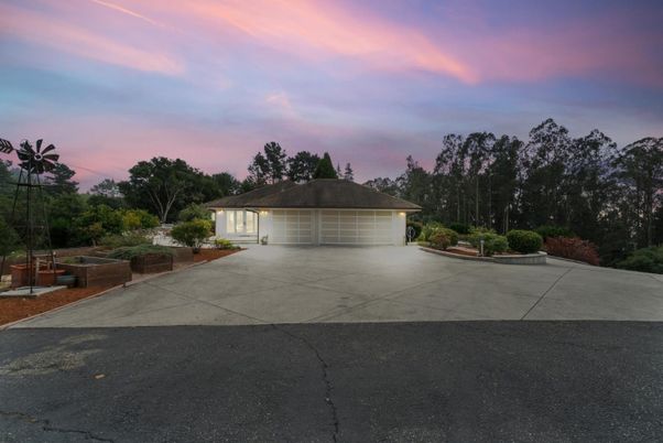 Detached Garage, Exterior
