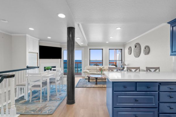 Dining room, Interior, Living room, Recessed Lighting, Wood Texture Flooring