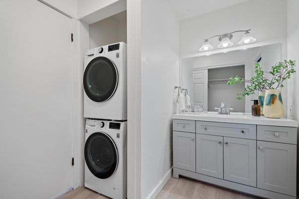 Bathroom, Interior, Utility Closets, Washer, Wood Texture Flooring