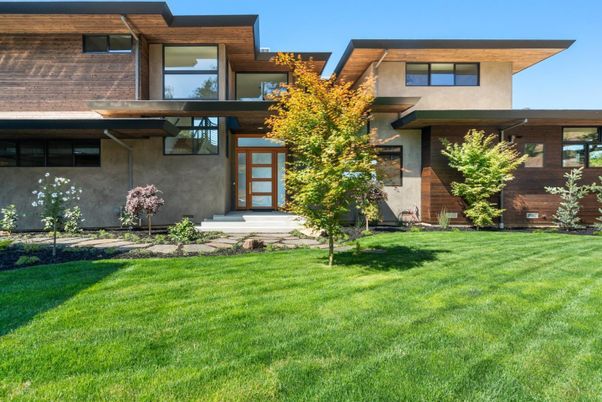 Backyard, Exterior, Facade, Modern