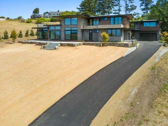 Attached, Exterior, Facade, Modern