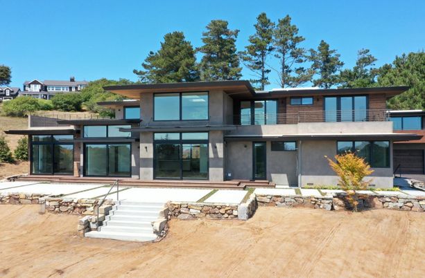 Backyard, Exterior, Facade, Modern