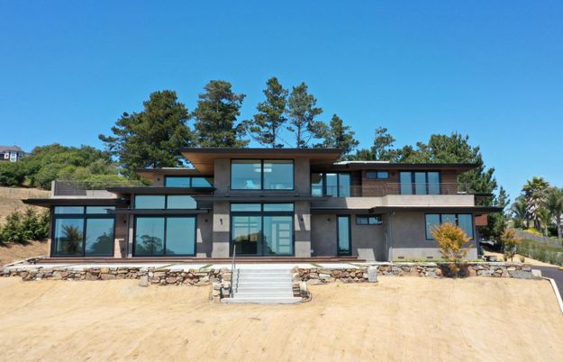 Backyard, Exterior, Facade, Modern