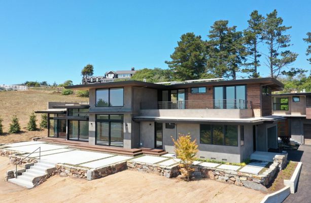 Backyard, Exterior, Facade, Modern