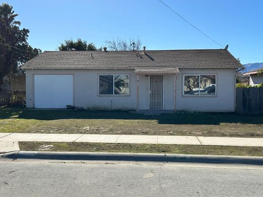 Attached, Exterior, Facade, Ranch