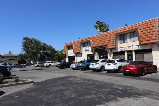 Exterior, Facade, Mediterranean