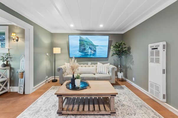 Interior, Living room, Recessed Lighting, Wood Texture Flooring