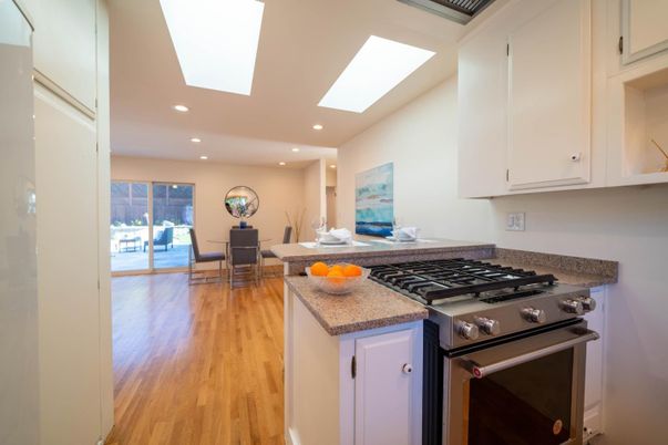 Dining room, Interior, Kitchen, Recessed Lighting, Wood Texture Flooring
