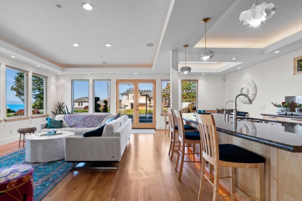 Interior, Kitchen, Living room, Pendant Lights, Recessed Lighting, Wood Texture Flooring