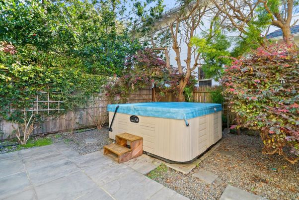 Exterior, Hot Tub