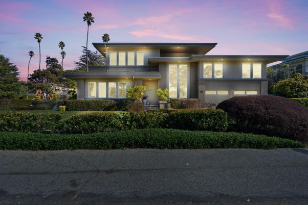 Attached, Exterior, Facade, Modern