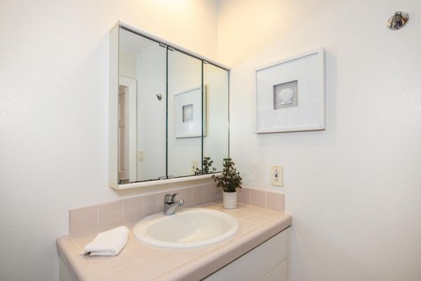 Bathroom, Interior, Tile Countertops