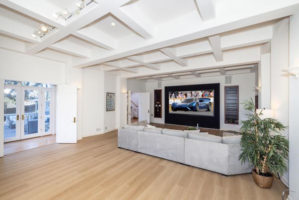 Interior, Living room, Recessed Lighting, Wood Texture Flooring