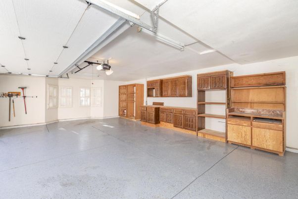 Garage, Interior