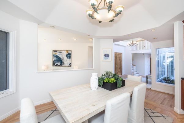 Chandelier, Dining room, Interior, Recessed Lighting, Wood Texture Flooring