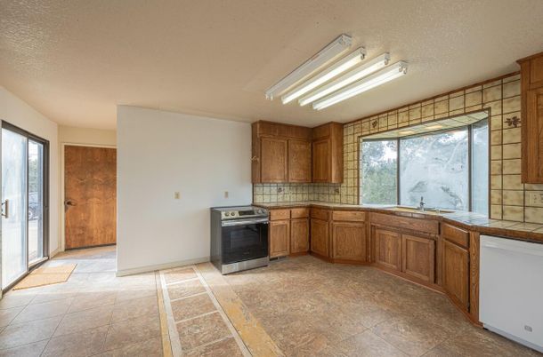 Interior, Kitchen, Tile Countertops