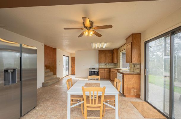 Dining room, Interior, Kitchen, Stainless Steel Appliances