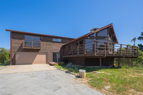 Attached, Exterior, Facade, Modern