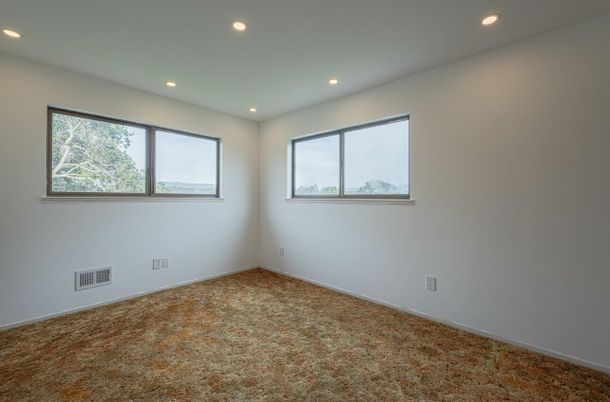 Empty room, Interior, Recessed Lighting