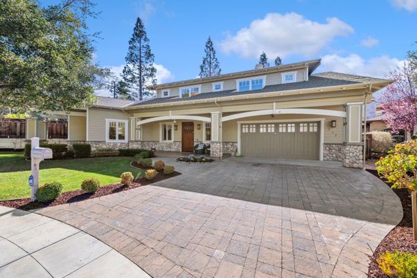 Attached, Exterior, Facade, Ranch