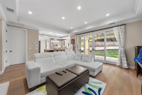 Dining room, Interior, Kitchen, Living room, Pendant Lights, Recessed Lighting, Wood Texture Flooring